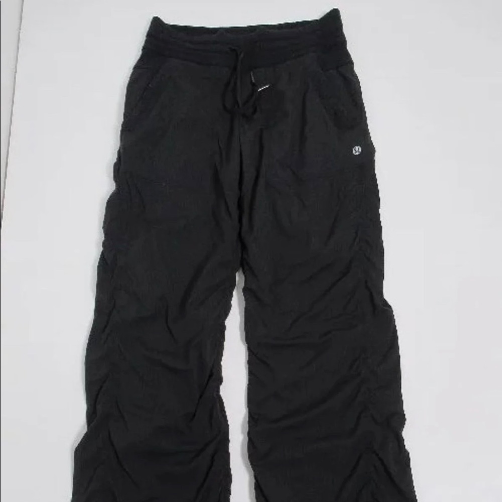 Lululemon Dance Studio Pant III *Lined, Full length, cinched bottoms in EUC!